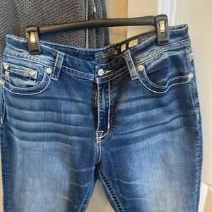 MISS ME mid rise crop